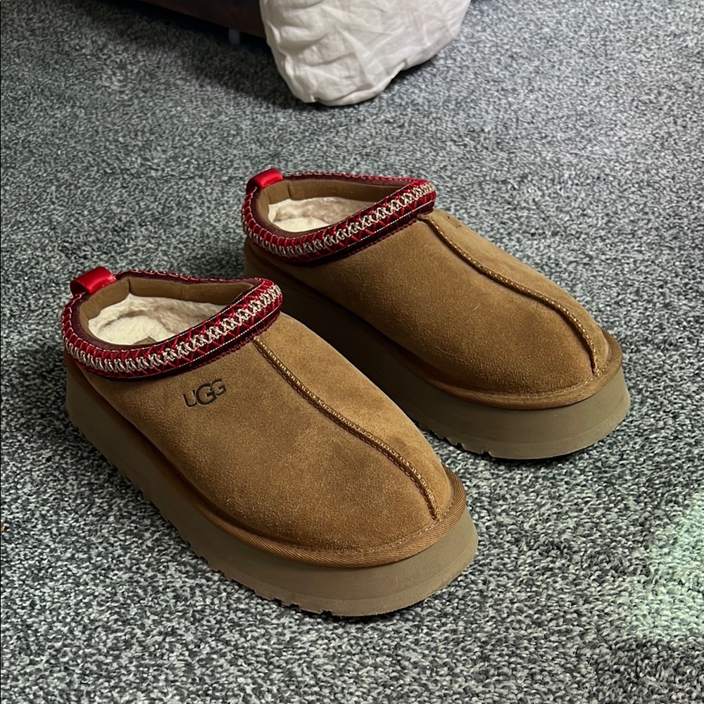 UGG Women’s Tazz Chestnut Slippers/Clogs with Red Trim